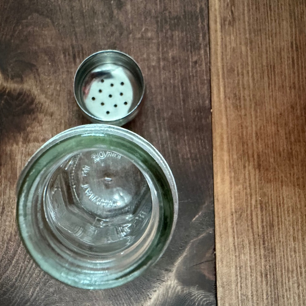 Vintage Clear Glass Octagonal Shaker‎ Stainless Steel Lid Made in Taiwan - Picture 7 of 8